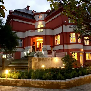 4* מלון Hotel Villa