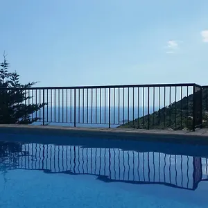 https://villa-aurelia-la-turbie.fr-provencehotel.com