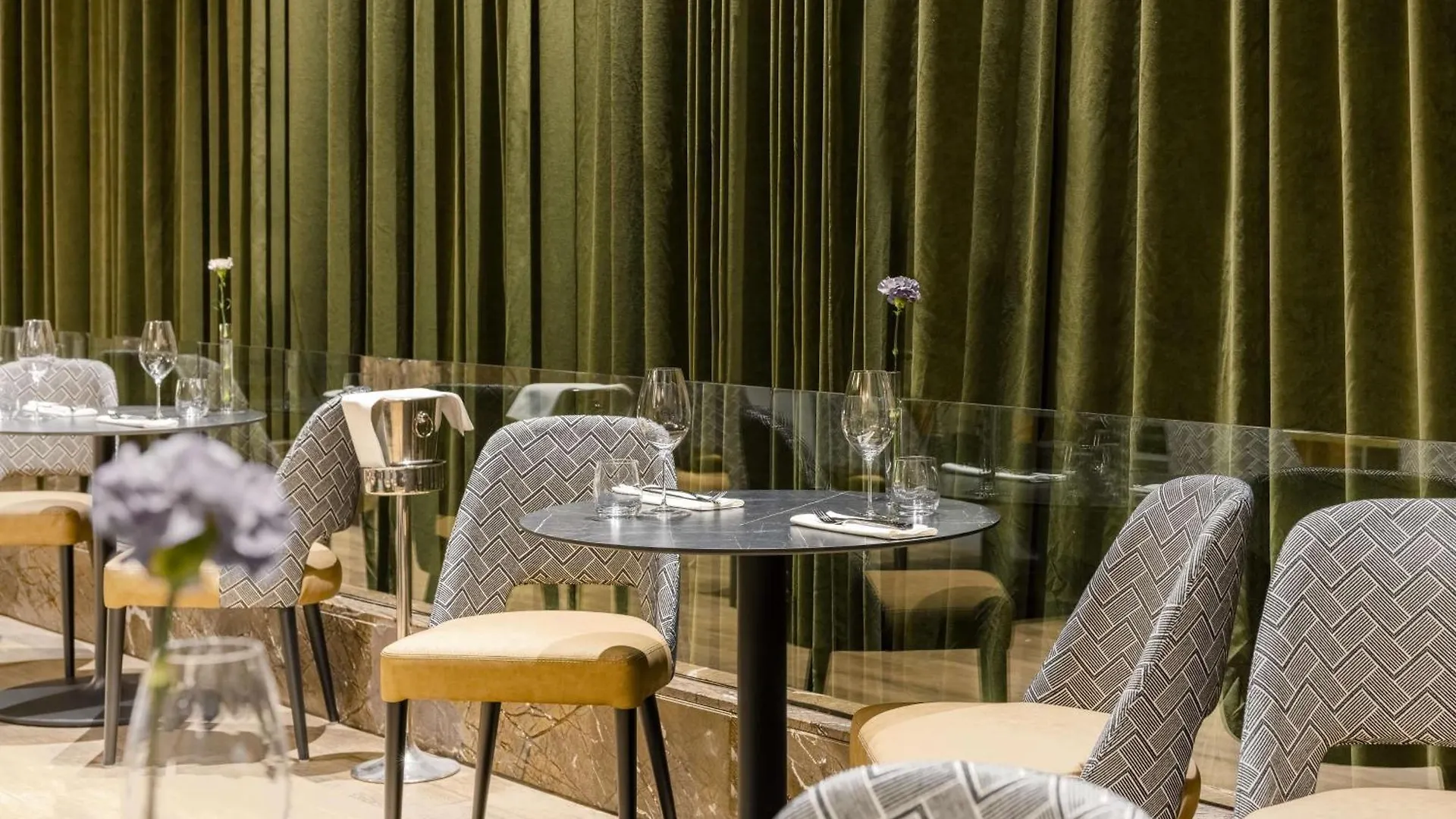 Hotel Nh Collection Prague Carlo IV 5*,